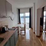 Suzana *
